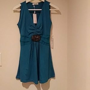 Vertigo sleevless top